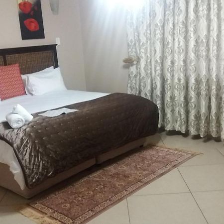 Nongoma Lodge & Inn Cc חדר תמונה